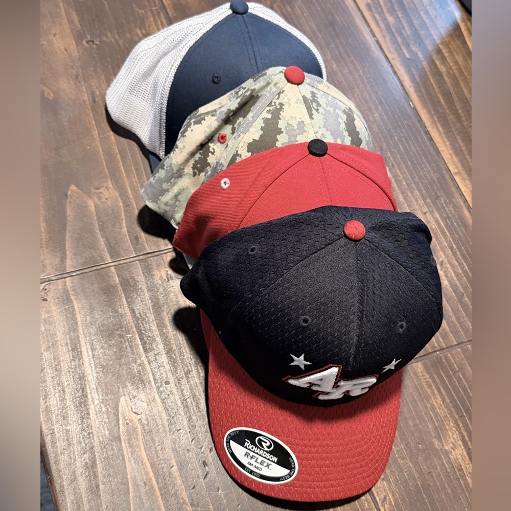 4 FITTED HAT LOT